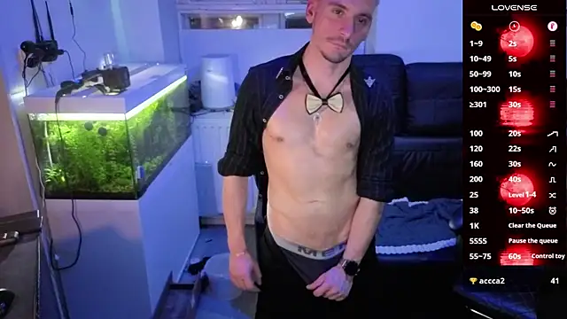 Rayzel White online show from February 14, 10:10 pm