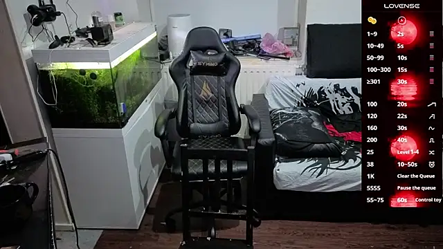 Rayzel White online show from March 2, 8:05 pm