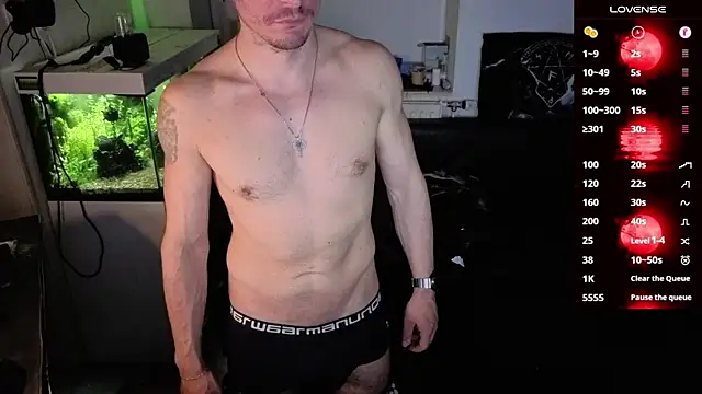 Rayzel White online show from April 7, 11:28 pm