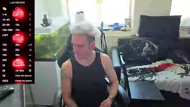 Rayzel White online show from May 7, 11:46 am