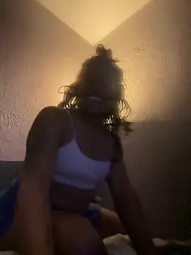 prettiexotic online show from March 21, 4:46 am