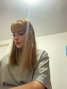 ivy-777 online show from May 3, 1:11 am