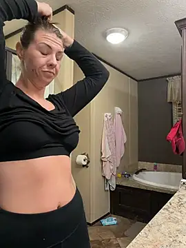 tastemecaroline online show from February 22, 1:19 am