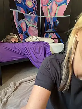 tastemecaroline online show from May 4, 5:27 pm