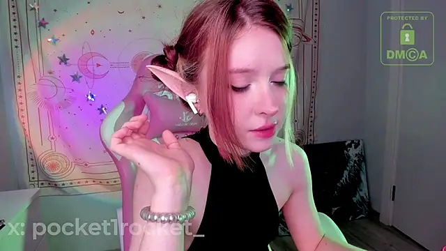 Snapshot of _PocketRocket_ chatting on October 22, 9:46 pm PocketRocket online show from October 22, 9:46 pm