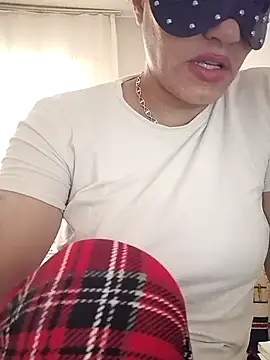 Snapshot of Karanfilim chatting on July 11, 5:41 am Karanfilim online show from July 11, 5:41 am