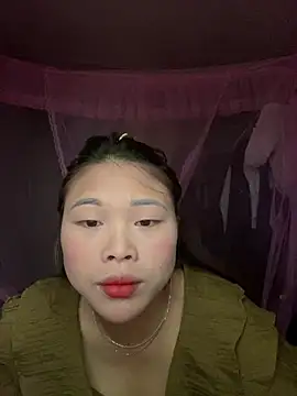 Snapshot of Emxinh123cute chatting on January 14, 2:37 am Emxinh123cute online show from January 14, 2:37 am