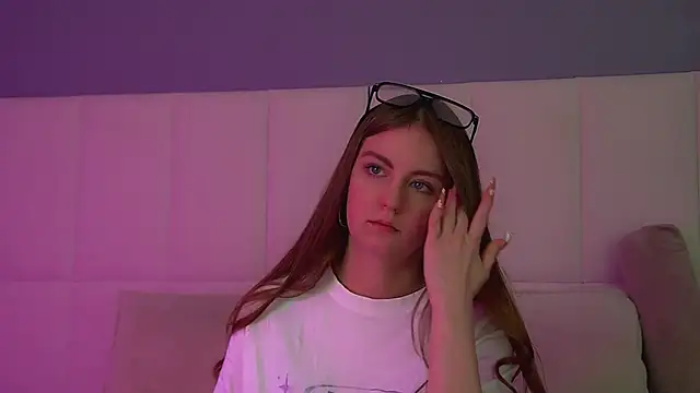 SofiaSarvain online show from February 6, 6:15 pm