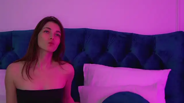 Snapshot of VanessaCelesti chatting on February 25, 6:35 am VanessaCelesti online show from February 25, 6:35 am