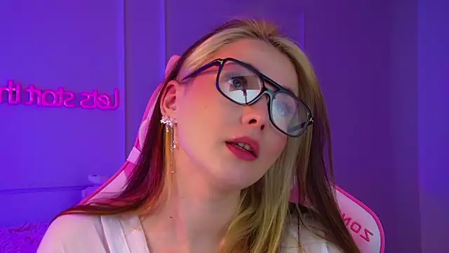 VanessaCelesti online show from April 23, 6:42 am