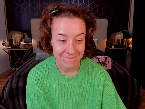 Snapshot of GingerWixxx chatting on February 5, 5:14 am GingerWixxx online show from February 5, 5:14 am