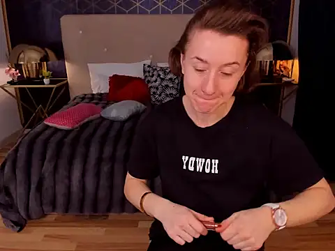 Snapshot of GingerWixxx chatting on February 3, 5:38 am GingerWixxx online show from February 3, 5:38 am