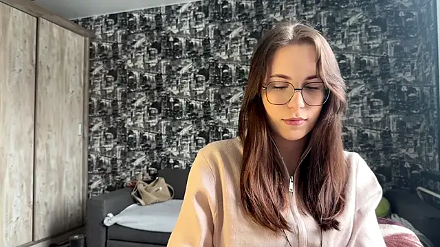 JanelleCourville online show from March 3, 10:33 am