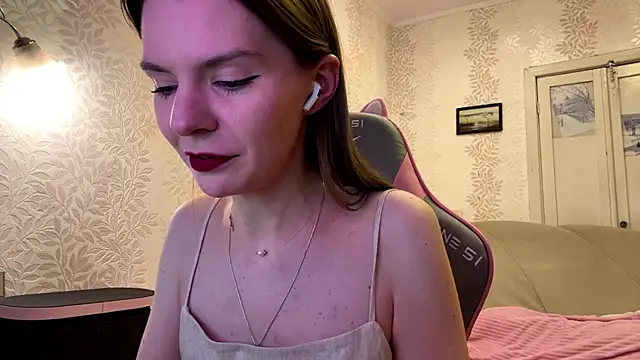 Snapshot of LavondaDeleston chatting on February 4, 10:05 pm LavondaDeleston online show from February 4, 10:05 pm