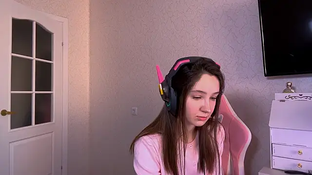 Snapshot of MarcelaBlas chatting on February 1, 7:06 am MarcelaBlas online show from February 1, 7:06 am