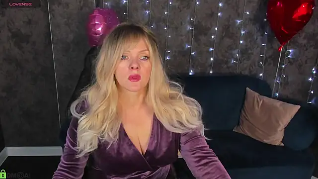 Snapshot of Victoria_Nelson chatting on February 13, 1:38 am Victoria Nelson online show from February 13, 1:38 am