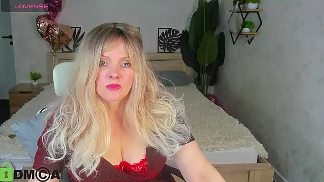 Victoria Nelson online show from March 17, 1:30 am