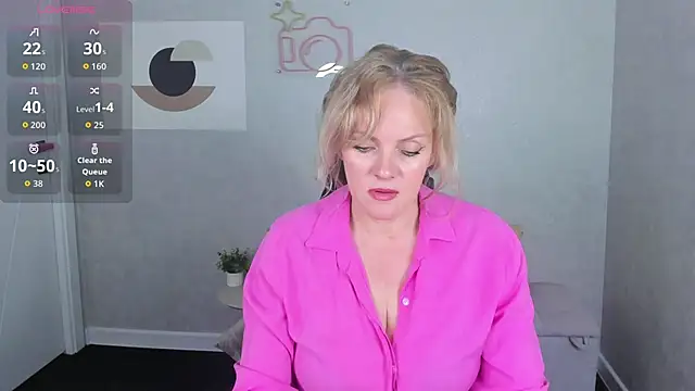 Snapshot of Victoria_Nelson chatting on May 1, 1:32 am Victoria Nelson online show from May 1, 1:32 am
