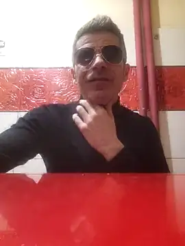 Snapshot of Ianne150 chatting on February 6, 1:23 am Ianne150 online show from February 6, 1:23 am