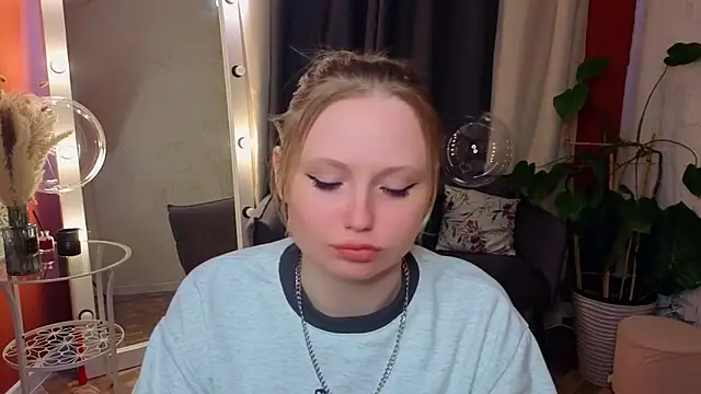 Sweet M1la online show from February 25, 10:37 am