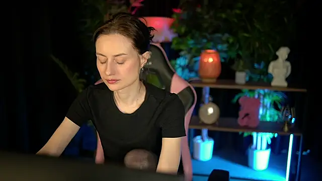 baby luna xo online show from February 26, 9:53 am