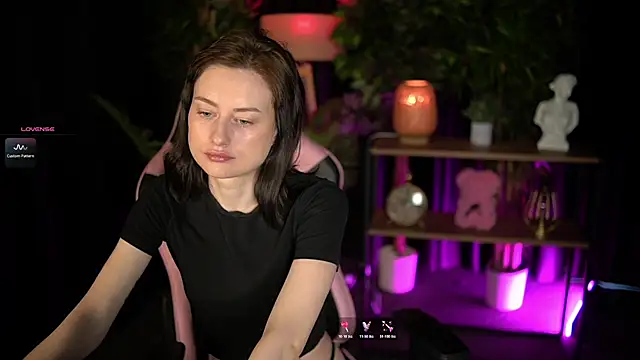 baby luna xo online show from February 18, 9:50 am