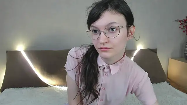 ThoraMarola online show from March 19, 5:18 am