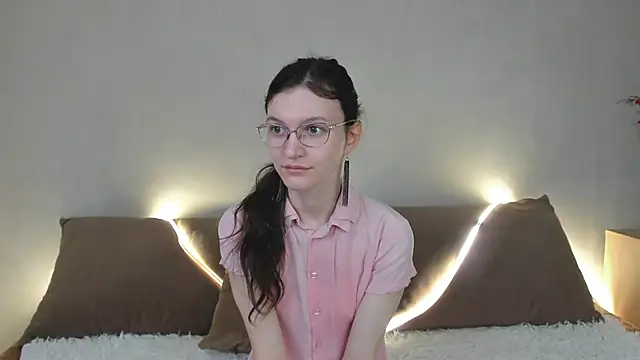 ThoraMarola online show from March 26, 5:06 am