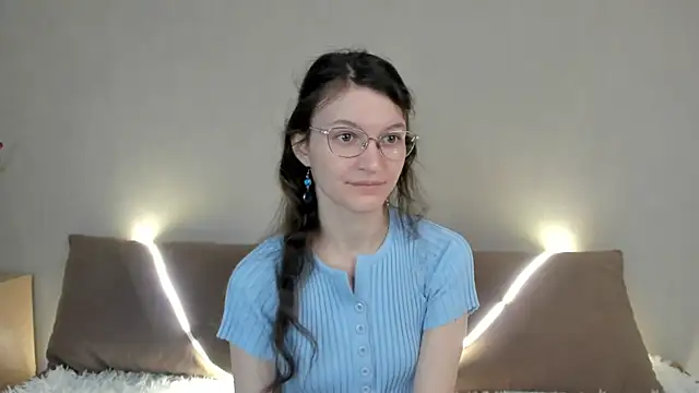 ThoraMarola online show from April 16, 5:19 am