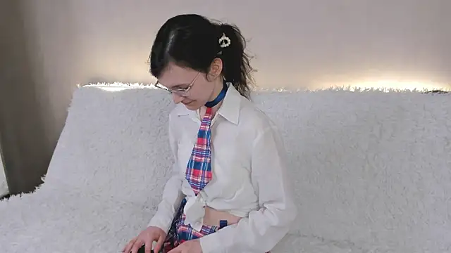 ThoraMarola online show from May 16, 4:11 am