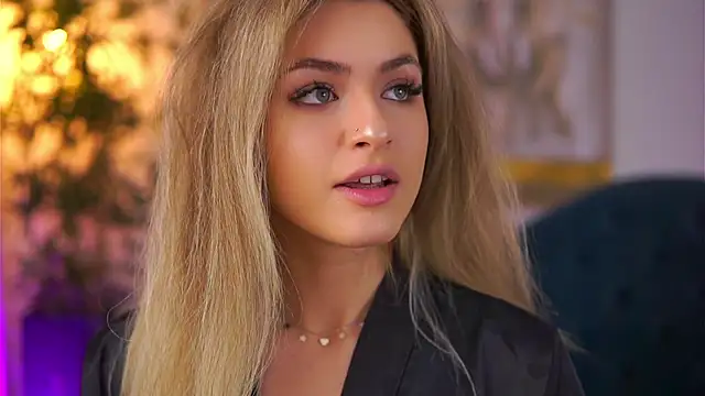 NayaQuinn online show from February 4, 7:09 pm