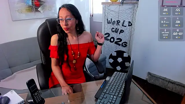 Snapshot of loretta_fraser chatting on June 12, 1:09 pm loretta fraser online show from June 12, 1:09 pm