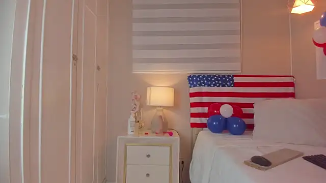 isabela  x online show from July 4, 12:32 pm