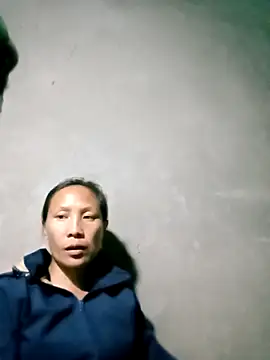 Snapshot of Diana-02 chatting on February 19, 6:10 am Diana-02 online show from February 19, 6:10 am