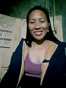 Snapshot of Diana-02 chatting on February 2, 12:09 am Diana-02 online show from February 2, 12:09 am