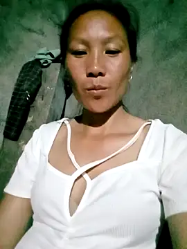 Snapshot of Diana-02 chatting on February 25, 11:43 am Diana-02 online show from February 25, 11:43 am