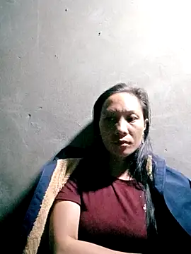 Snapshot of Diana-02 chatting on February 3, 10:04 pm Diana-02 online show from February 3, 10:04 pm