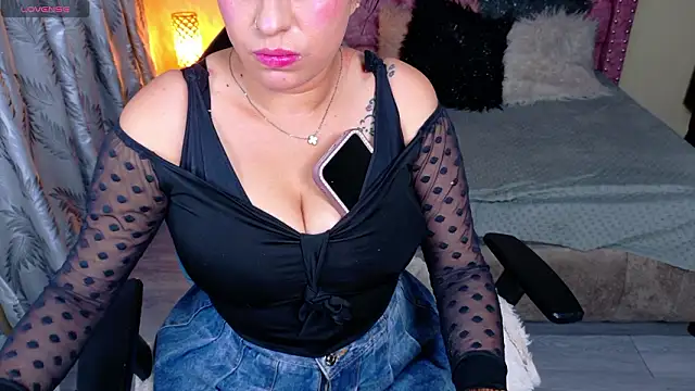 keileen luna online show from March 6, 8:59 pm