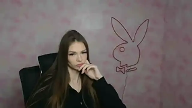 Snapshot of Lina_Loveuu chatting on February 21, 6:04 am Lina Loveuu online show from February 21, 6:04 am