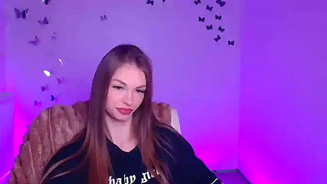 Snapshot of Lina_Loveuu chatting on February 12, 12:27 pm Lina Loveuu online show from February 12, 12:27 pm