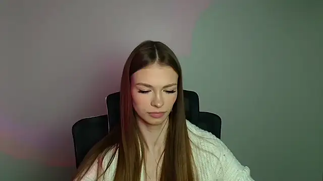 Snapshot of Lina_Loveuu chatting on February 18, 12:34 pm Lina Loveuu online show from February 18, 12:34 pm