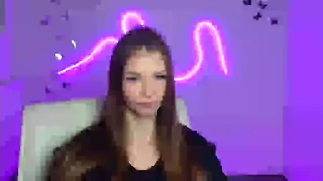 Snapshot of Lina_Loveuu chatting on February 25, 12:27 pm Lina Loveuu online show from February 25, 12:27 pm