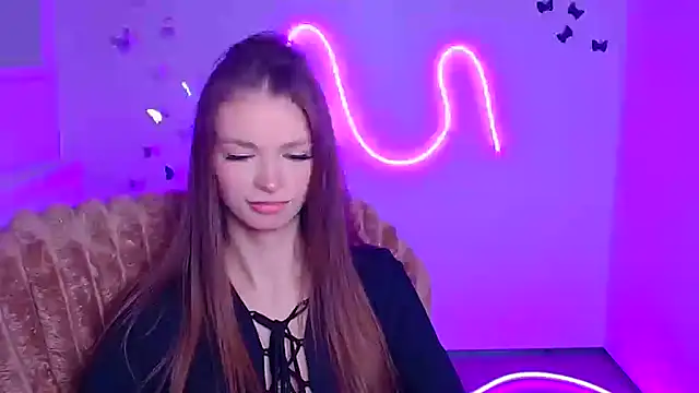 Snapshot of Lina_Loveuu chatting on February 20, 12:29 pm Lina Loveuu online show from February 20, 12:29 pm