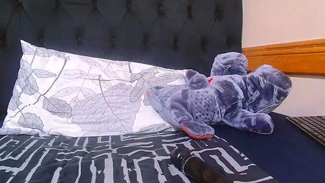 Snapshot of SexyPureFire001 chatting on February 4, 5:19 pm SexyPureFire001 online show from February 4, 5:19 pm