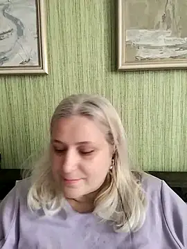 Snapshot of NyushaLollipop chatting on May 11, 9:54 am NyushaLollipop online show from May 11, 9:54 am