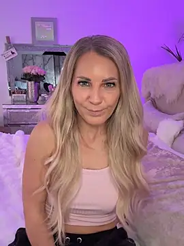 JulieSol online show from February 8, 8:23 am