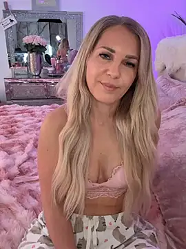 JulieSol online show from February 9, 8:34 am