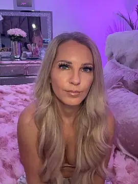 JulieSol online show from February 10, 8:13 am