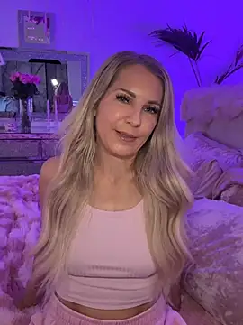 JulieSol online show from February 13, 8:36 am