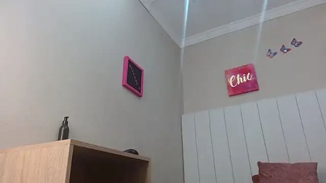 Snapshot of noir_fantasy chatting on February 12, 12:49 pm noir fantasy online show from February 12, 12:49 pm